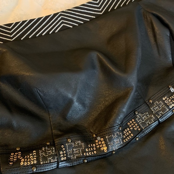 Bcbg maxazria off shoulder top - Picture 5 of 5